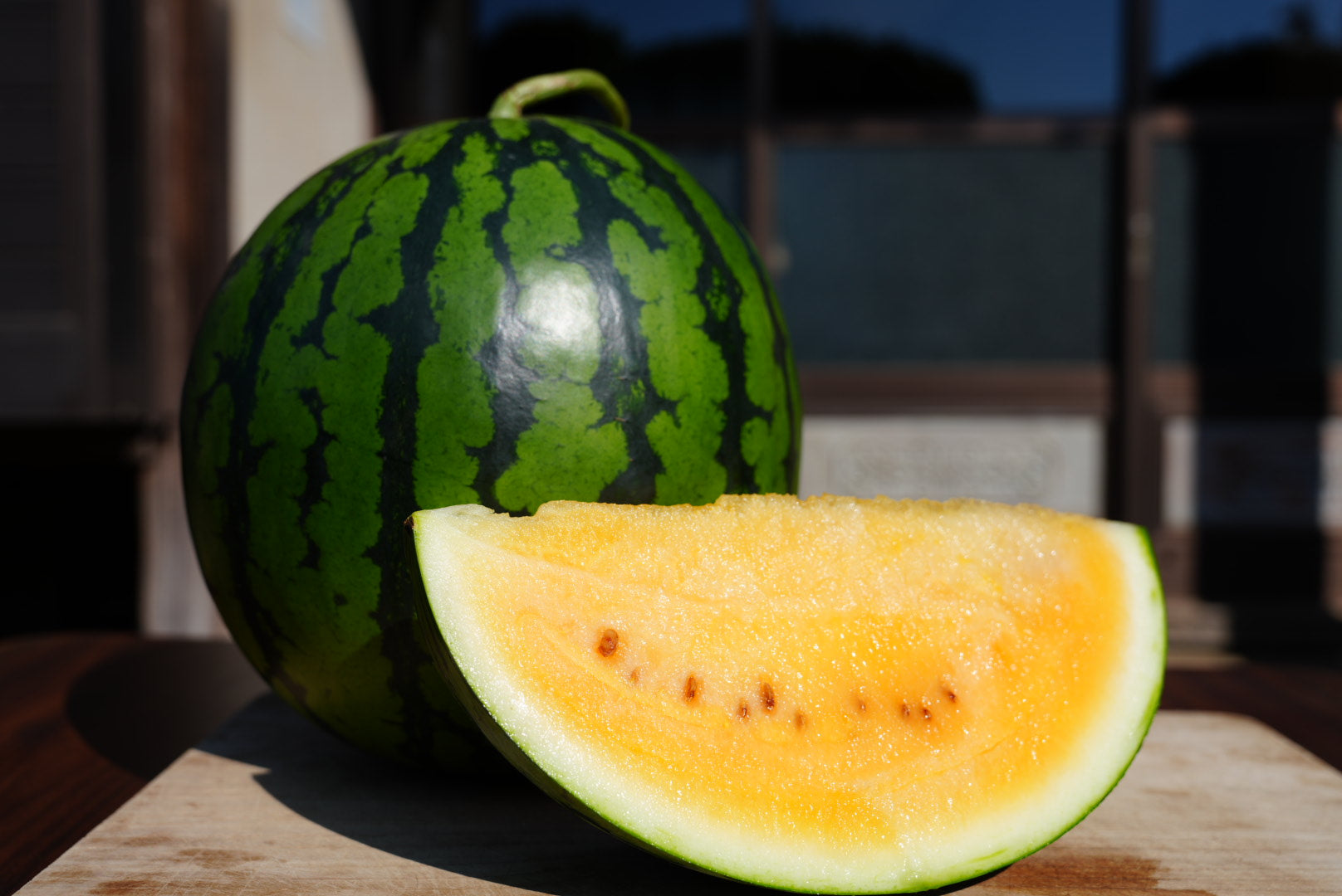 特別な夏に、特別な一玉。金色羅皇スイカ（約10kg）